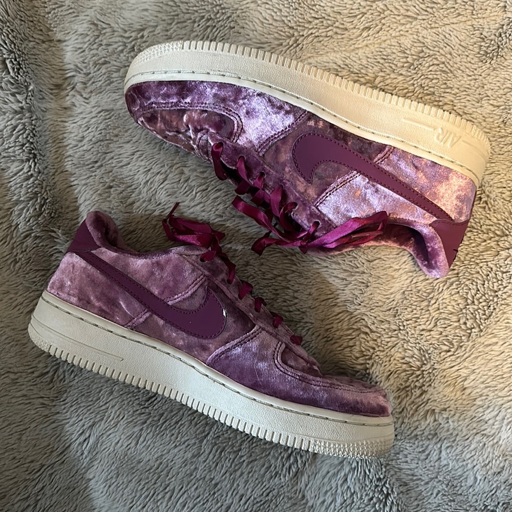 Vintage NIKE Velour Air Force 1
